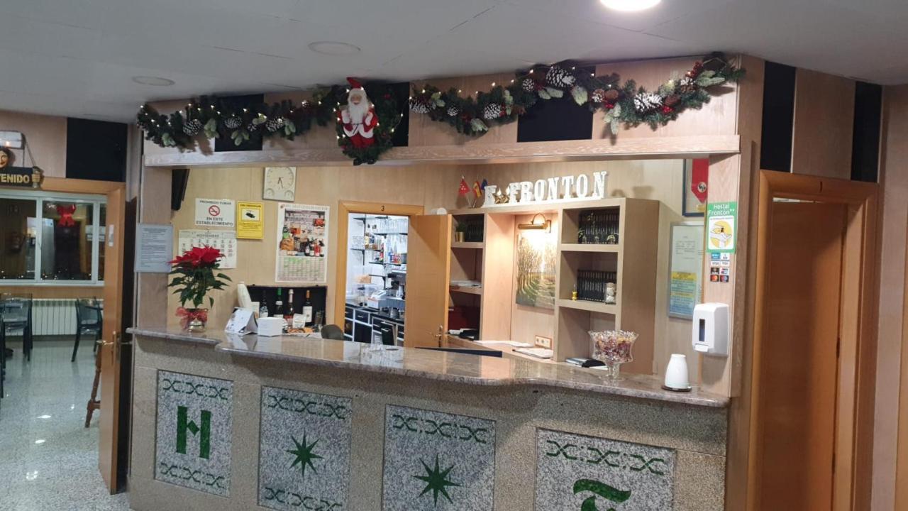 Hostal Fronton Alcobendas Luaran gambar