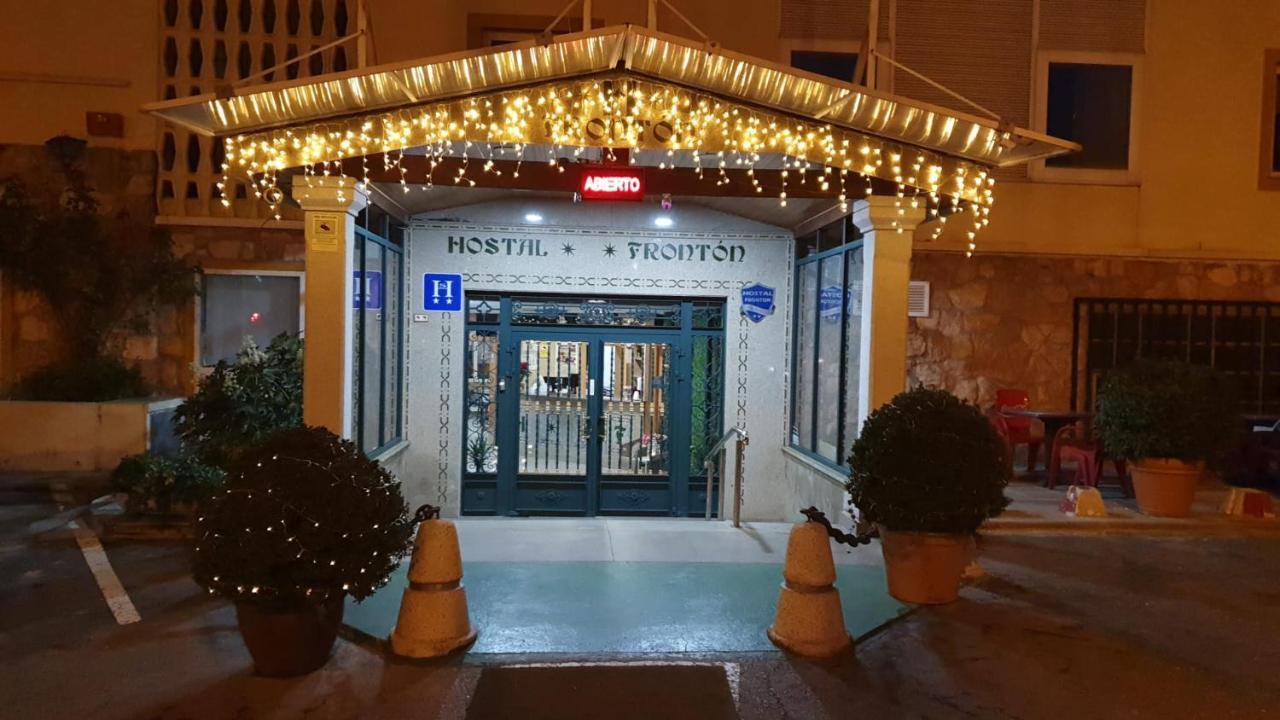 Hostal Fronton Alcobendas Luaran gambar