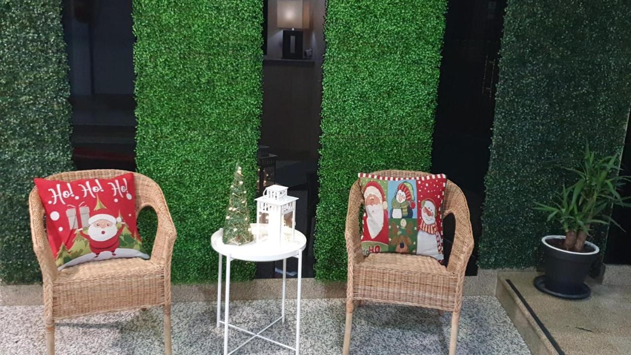 Hostal Fronton Alcobendas Luaran gambar
