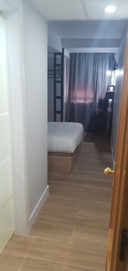 Hostal Fronton Alcobendas Luaran gambar