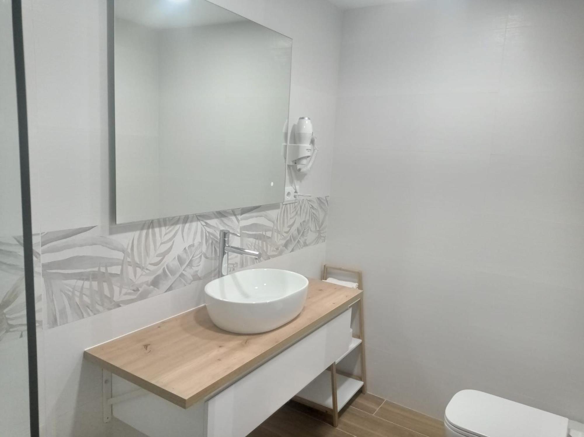 Hostal Fronton Alcobendas Luaran gambar