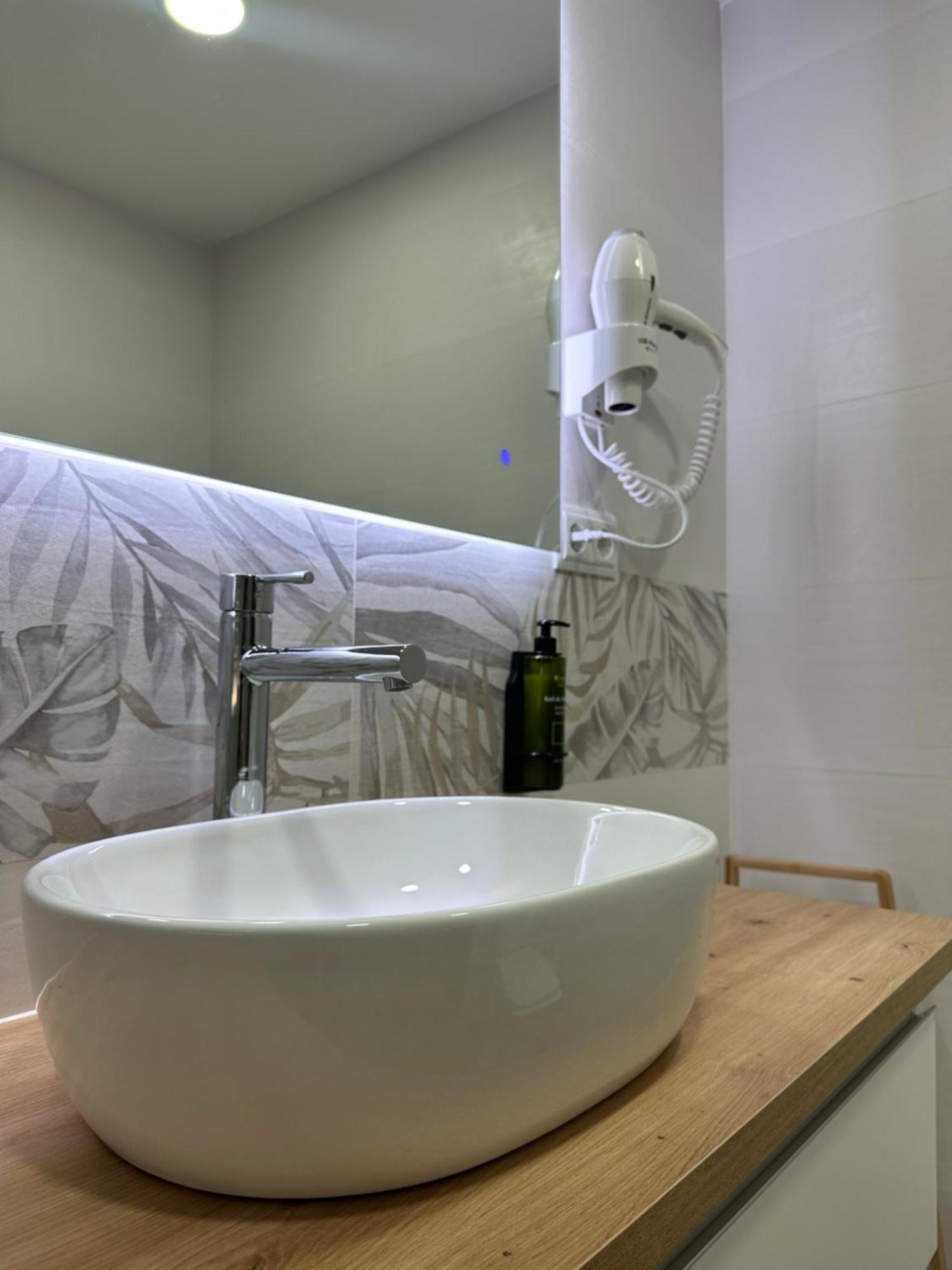 Hostal Fronton Alcobendas Luaran gambar