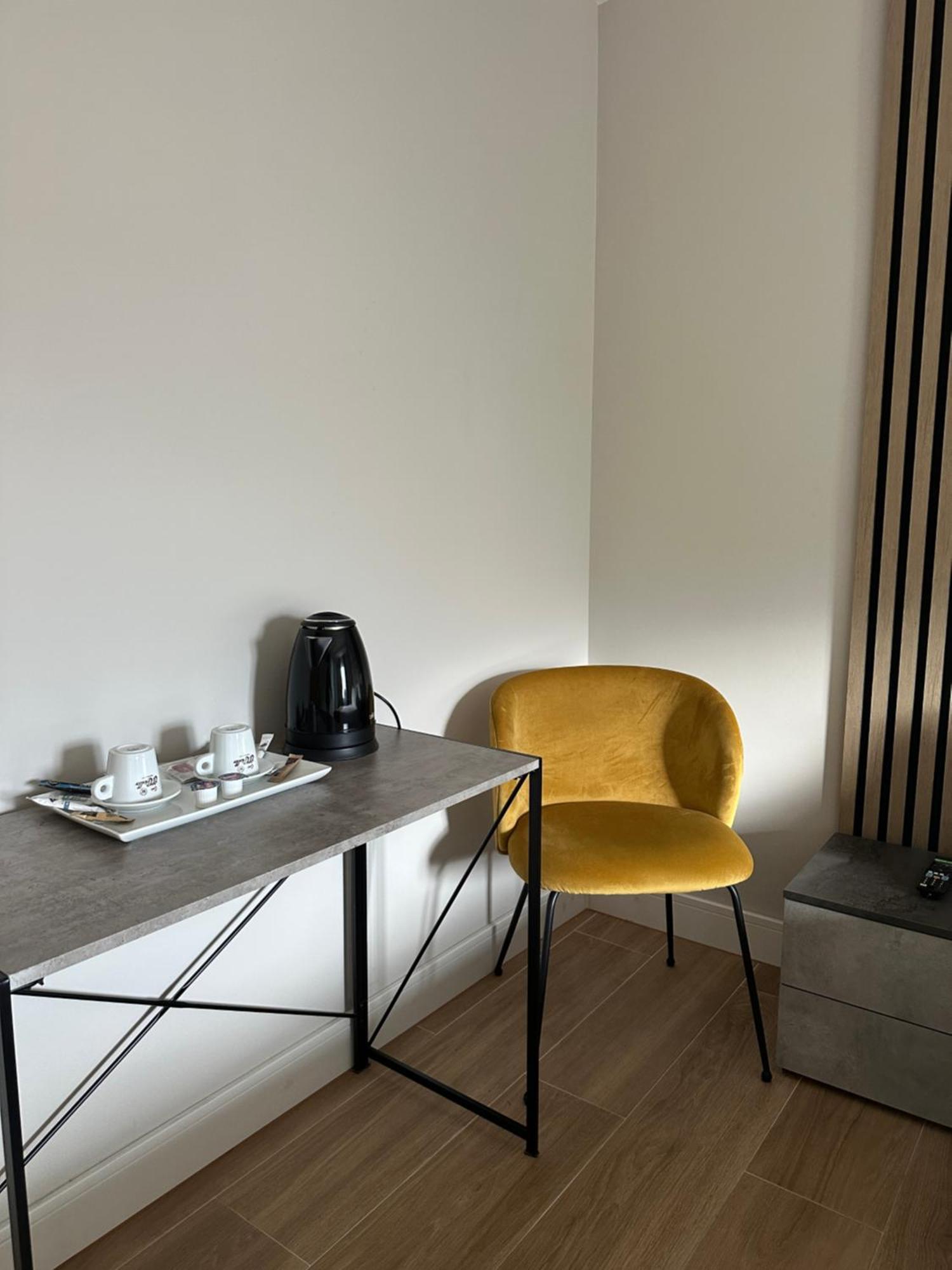 Hostal Fronton Alcobendas Luaran gambar