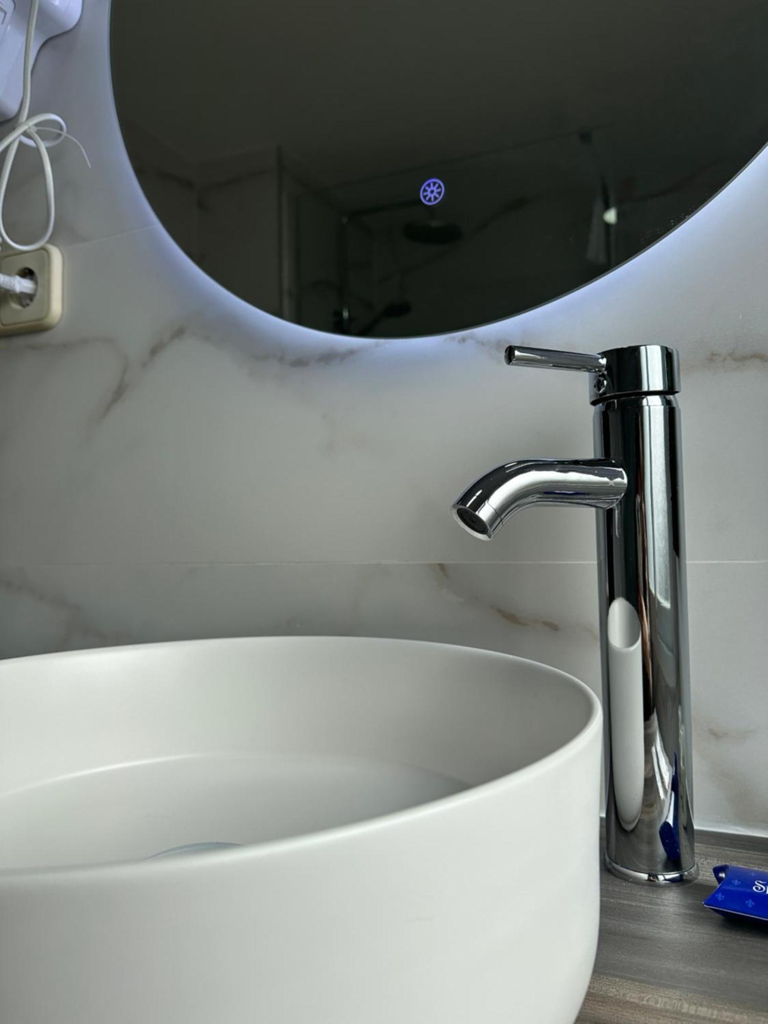Hostal Fronton Alcobendas Luaran gambar