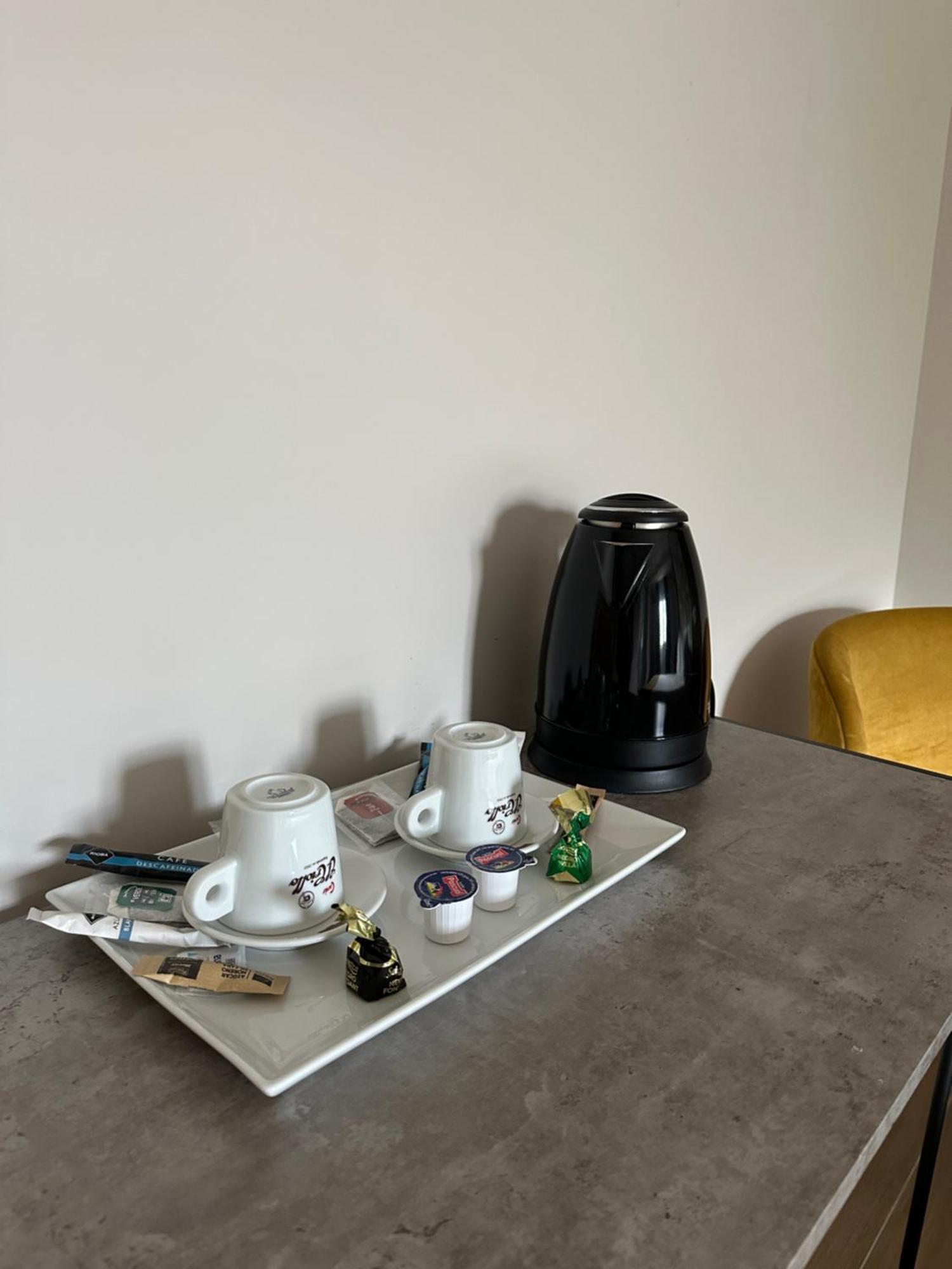 Hostal Fronton Alcobendas Luaran gambar