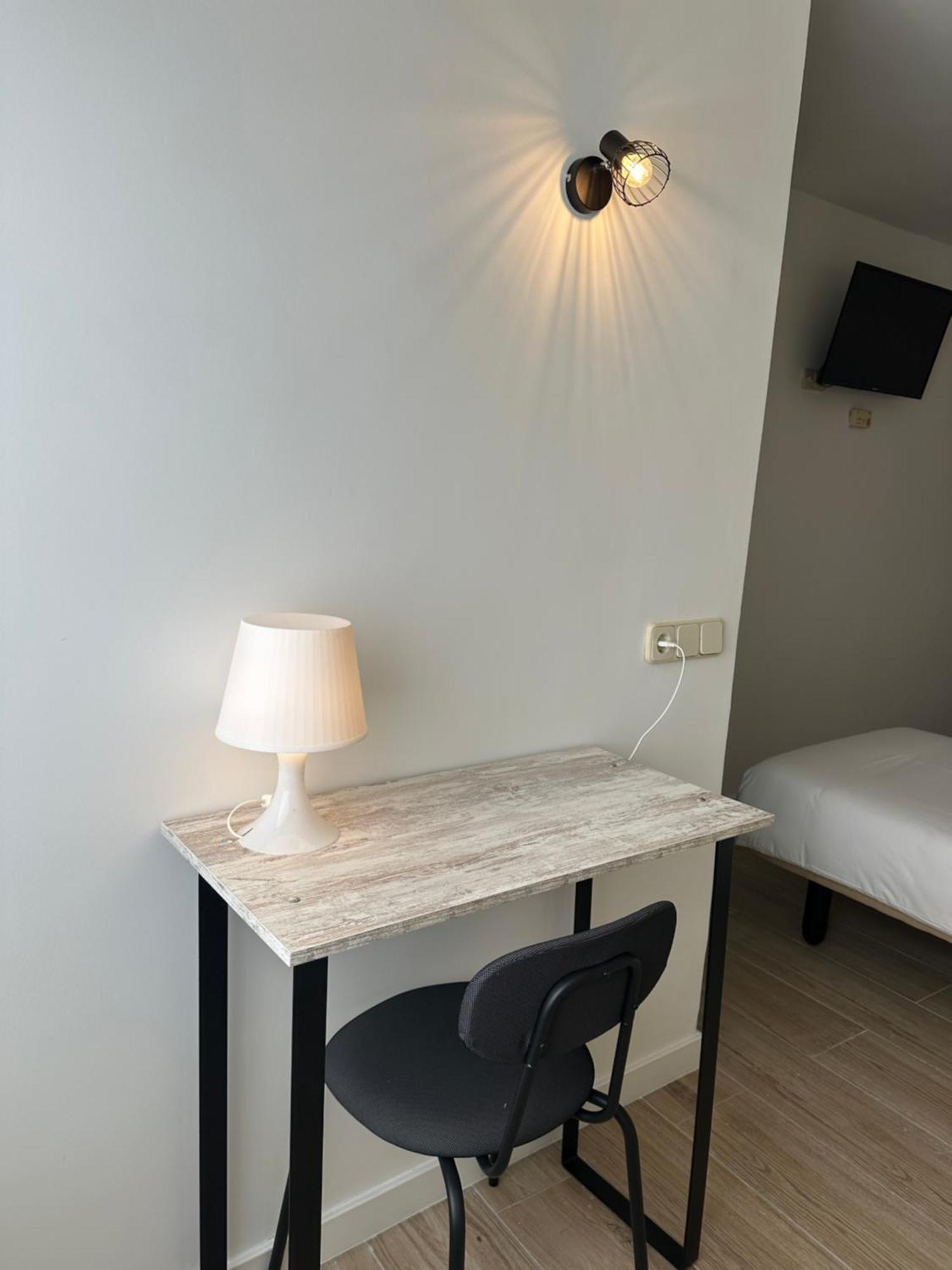 Hostal Fronton Alcobendas Luaran gambar