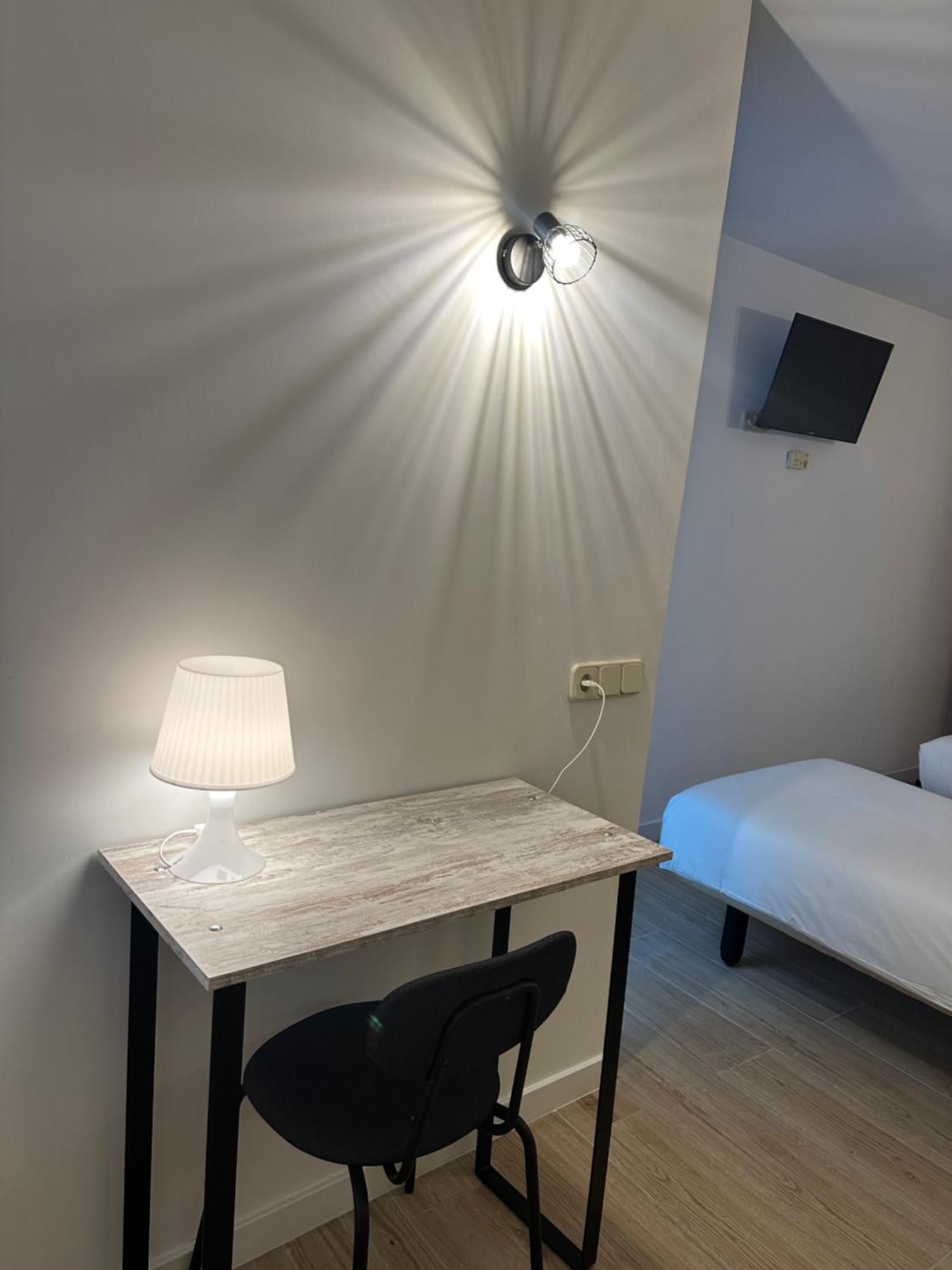 Hostal Fronton Alcobendas Luaran gambar