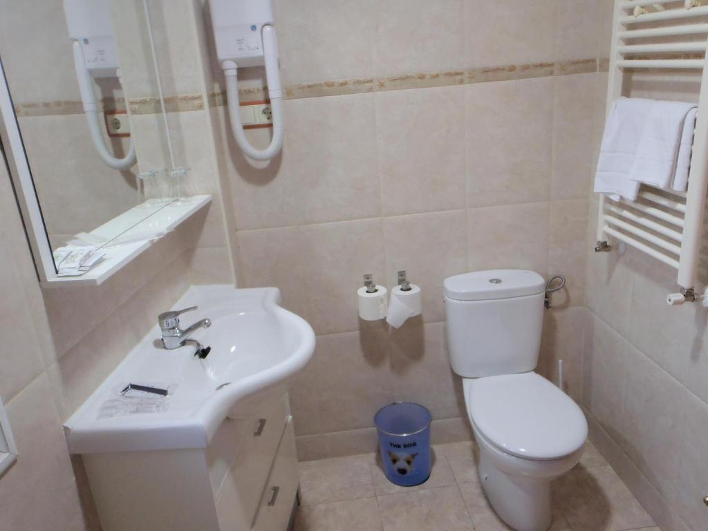 Hostal Fronton Alcobendas Luaran gambar